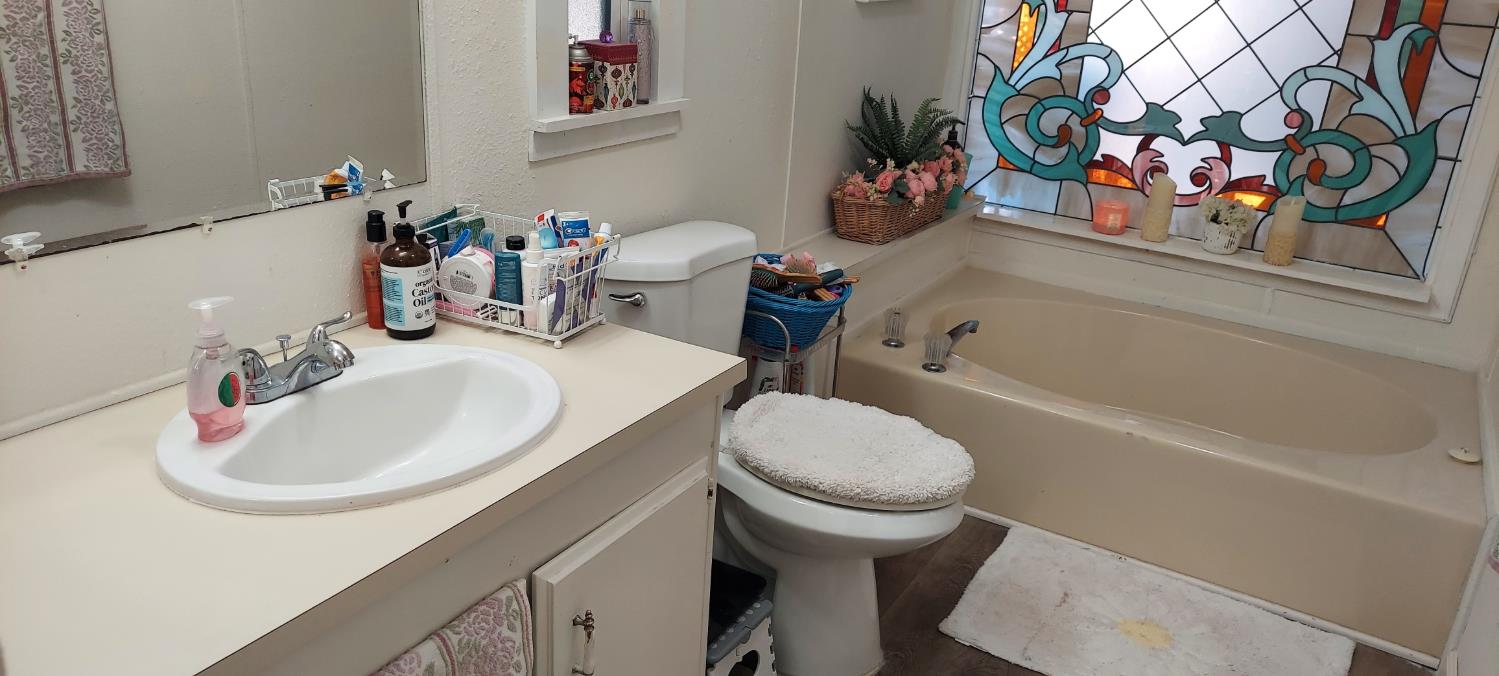 1300 W Olson Ave #129, Reedley, CA 93654