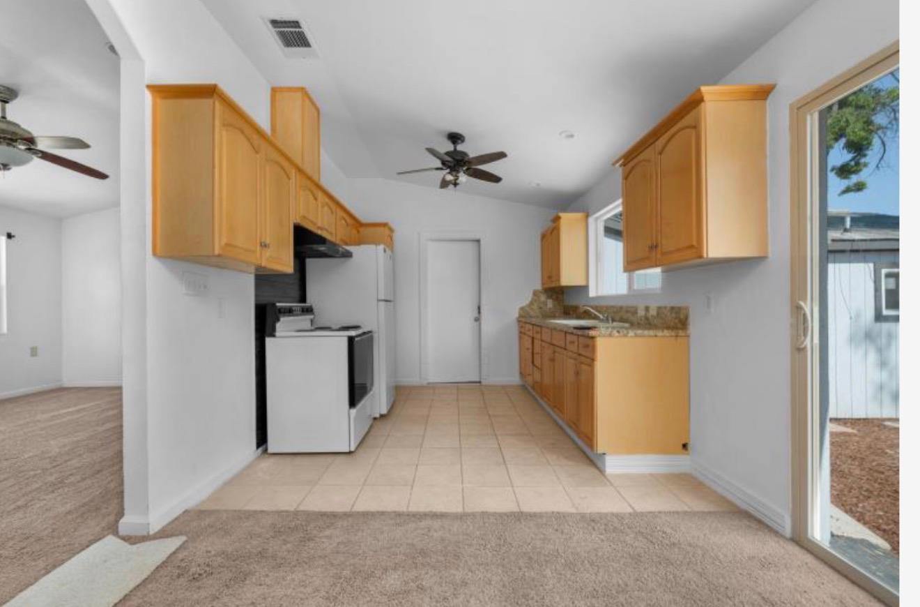 925 W Peralta Way, Fresno, CA 93705