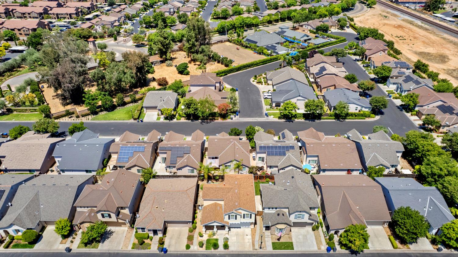 5621 N Citrus Ln, Fresno, CA 93711