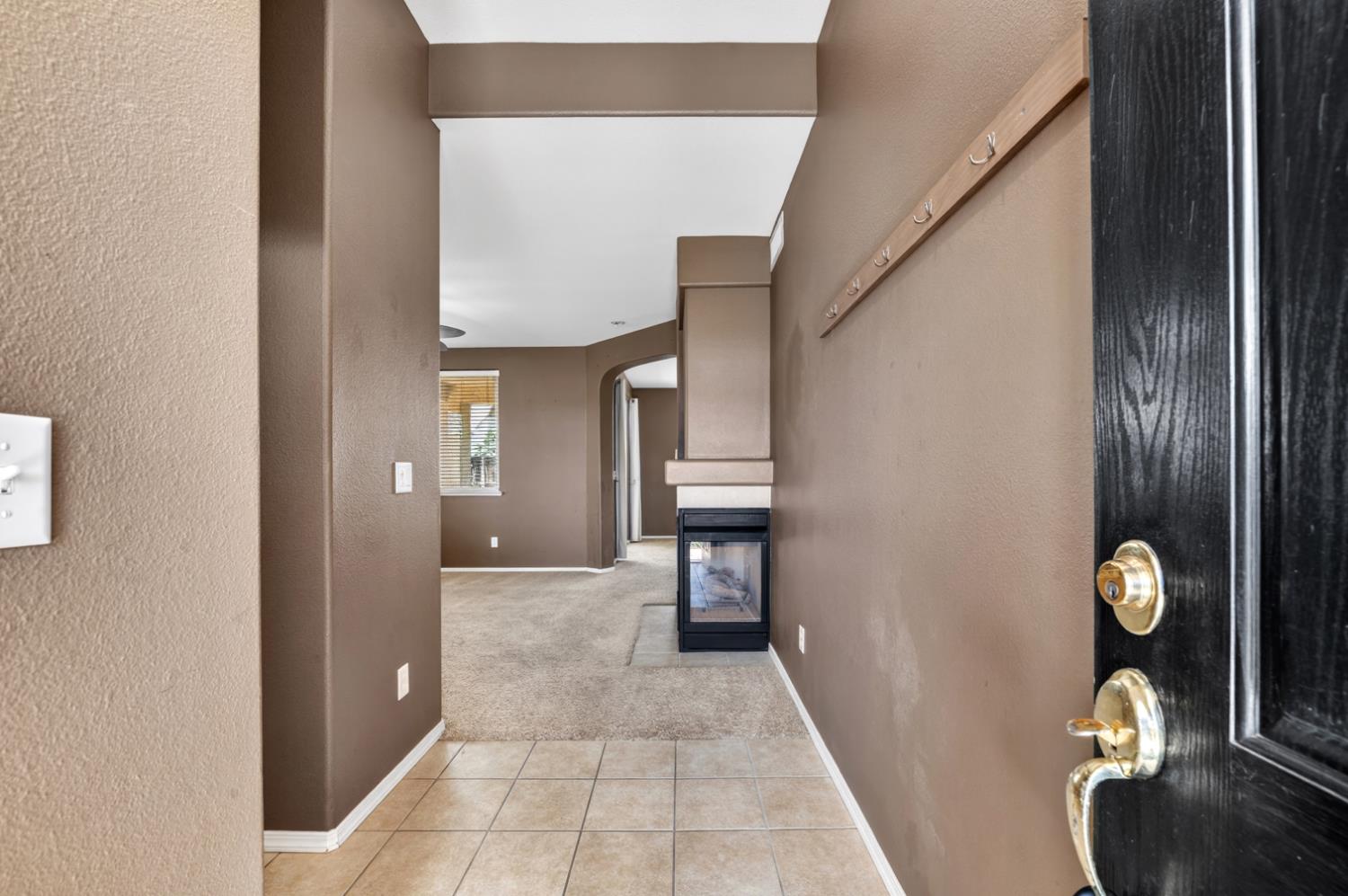 5621 N Citrus Ln, Fresno, CA 93711