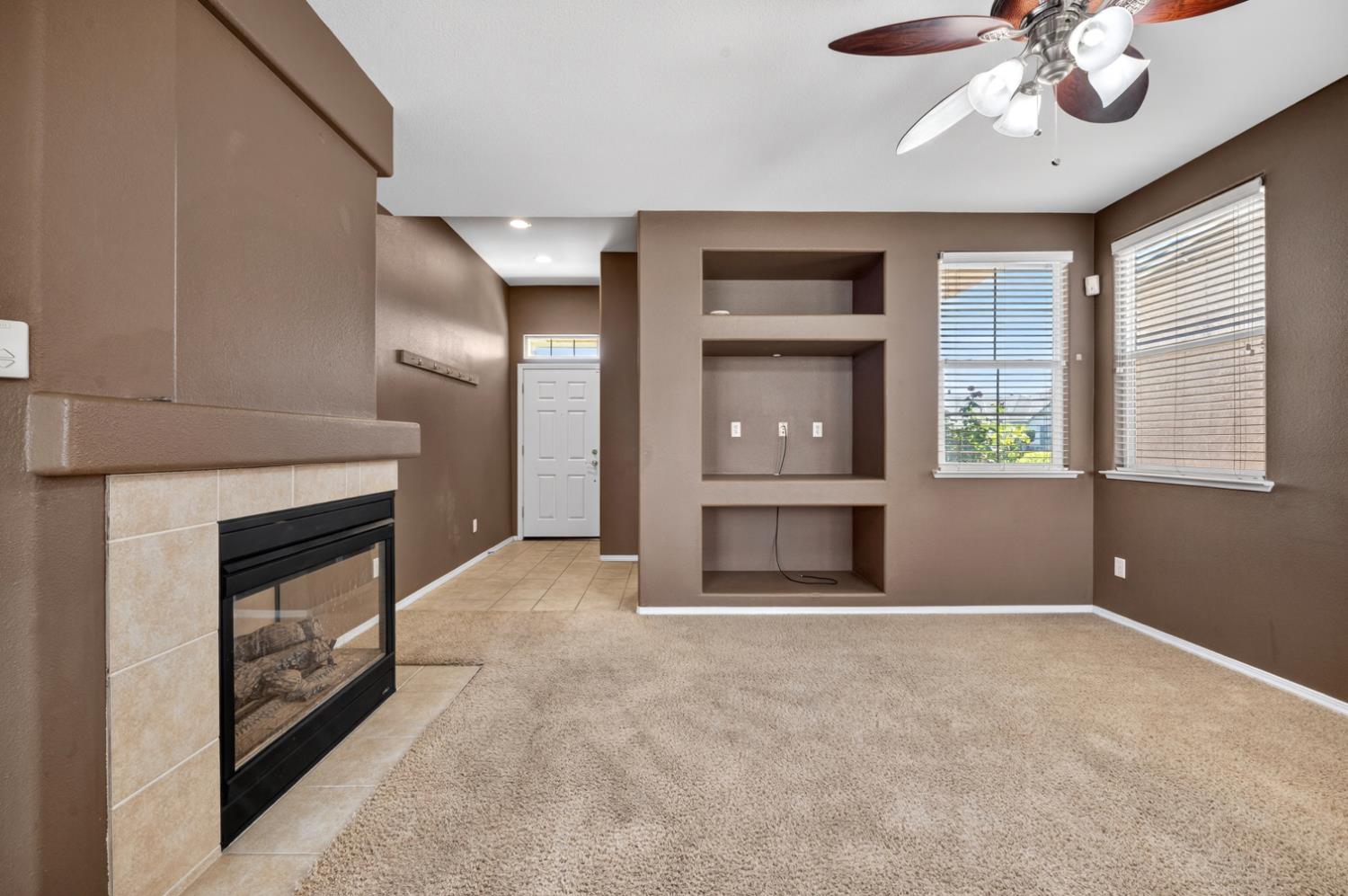 5621 N Citrus Ln, Fresno, CA 93711