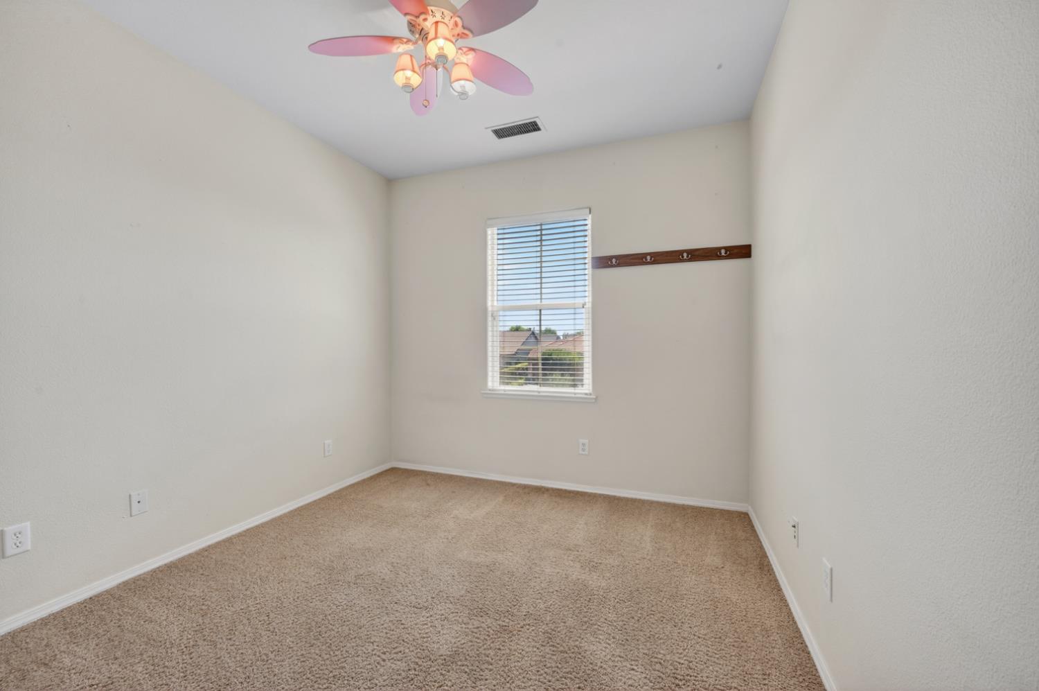 5621 N Citrus Ln, Fresno, CA 93711