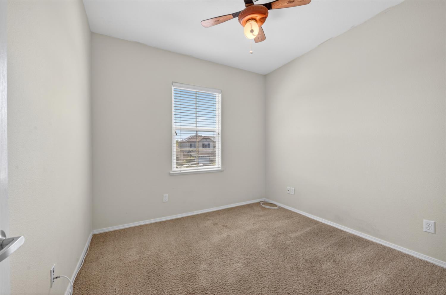 5621 N Citrus Ln, Fresno, CA 93711