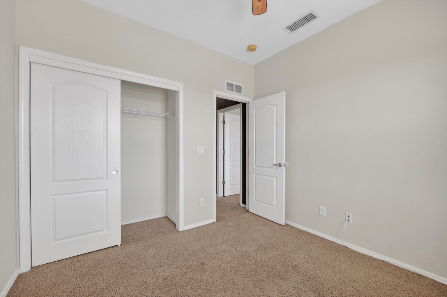5621 N Citrus Ln, Fresno, CA 93711