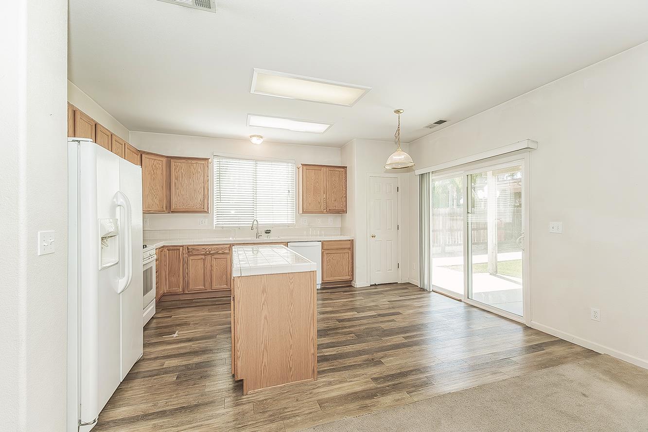 1948 Austin Ave, Clovis, CA 93611