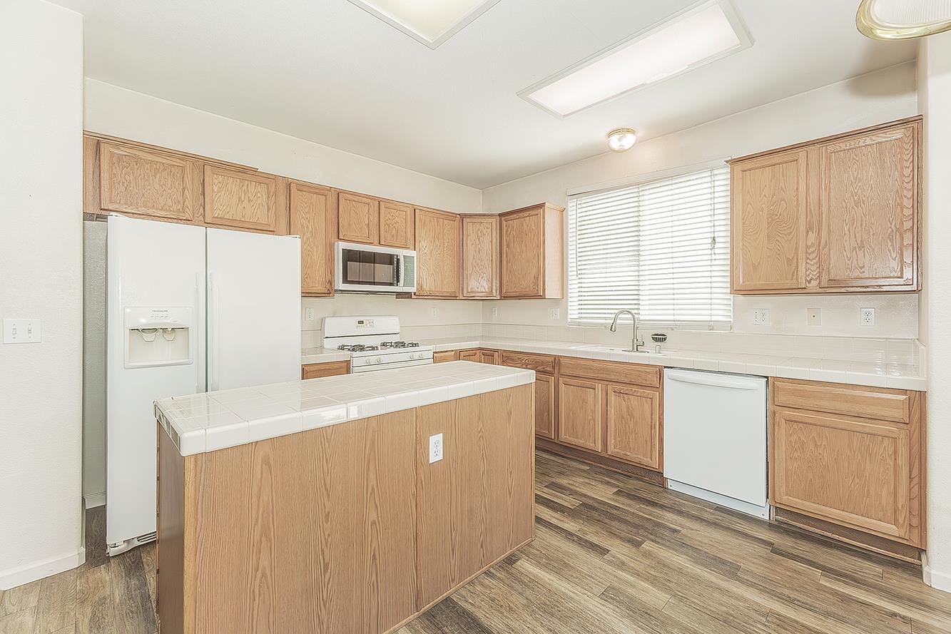 1948 Austin Ave, Clovis, CA 93611
