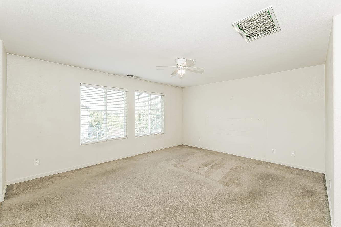 1948 Austin Ave, Clovis, CA 93611