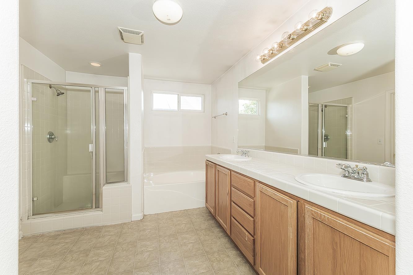 1948 Austin Ave, Clovis, CA 93611