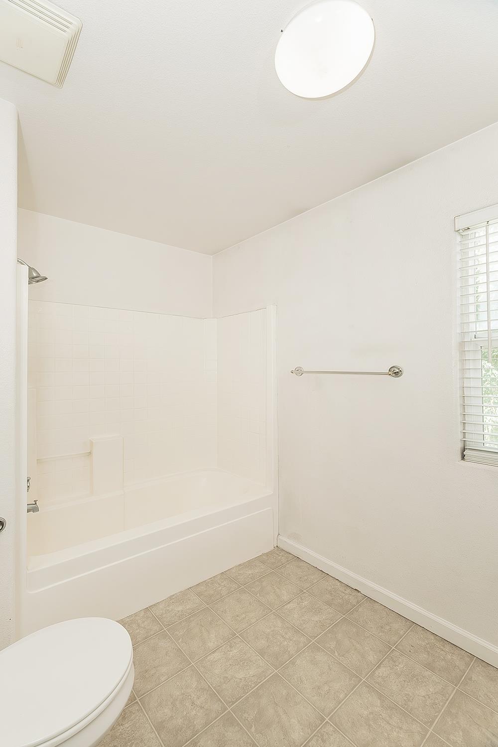 1948 Austin Ave, Clovis, CA 93611