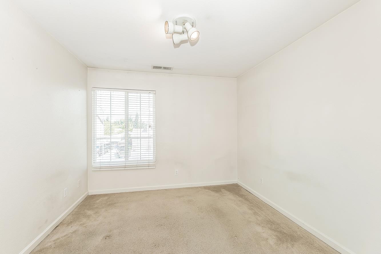 1948 Austin Ave, Clovis, CA 93611