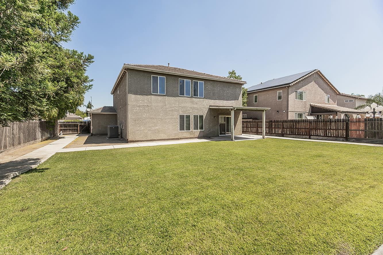 1948 Austin Ave, Clovis, CA 93611