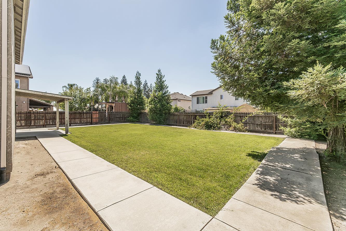 1948 Austin Ave, Clovis, CA 93611