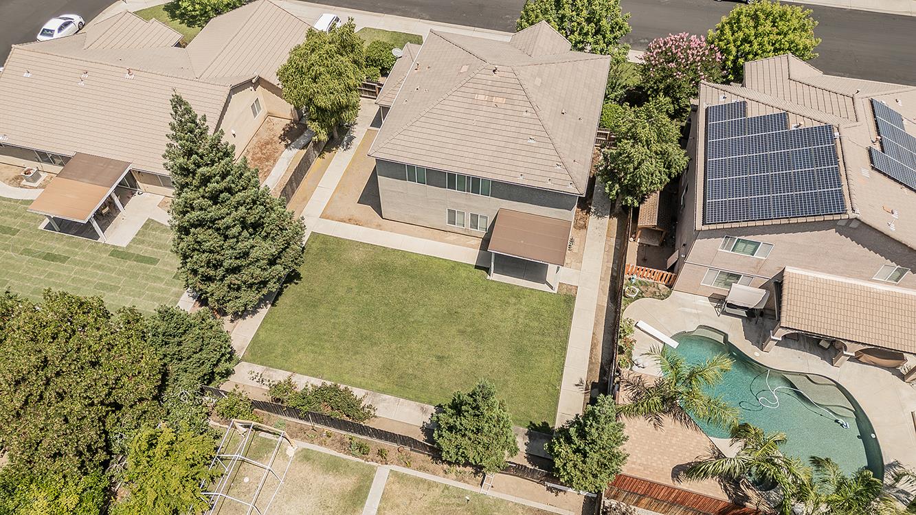 1948 Austin Ave, Clovis, CA 93611