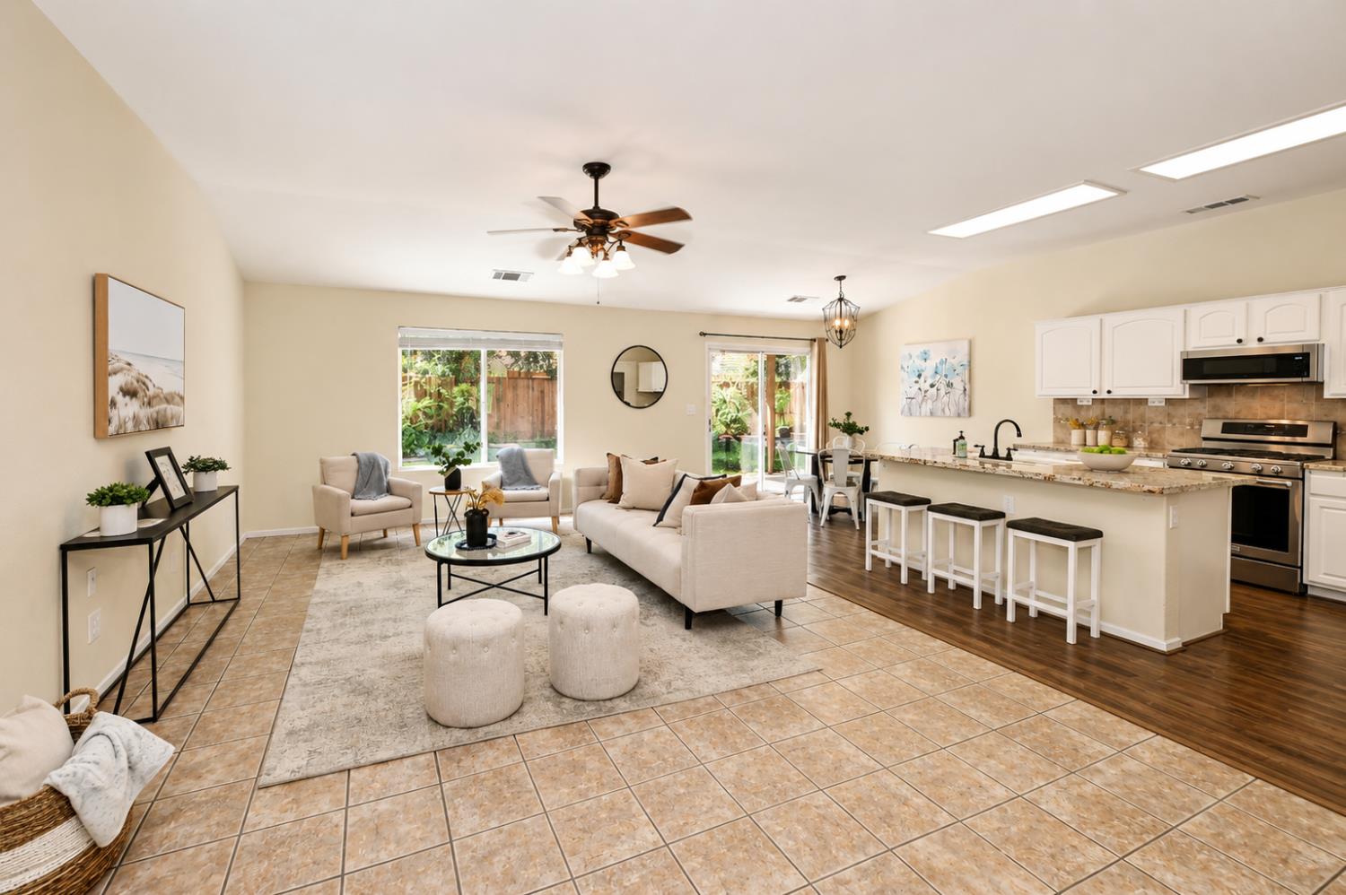 2615 E Pryor, Fresno, CA 93720