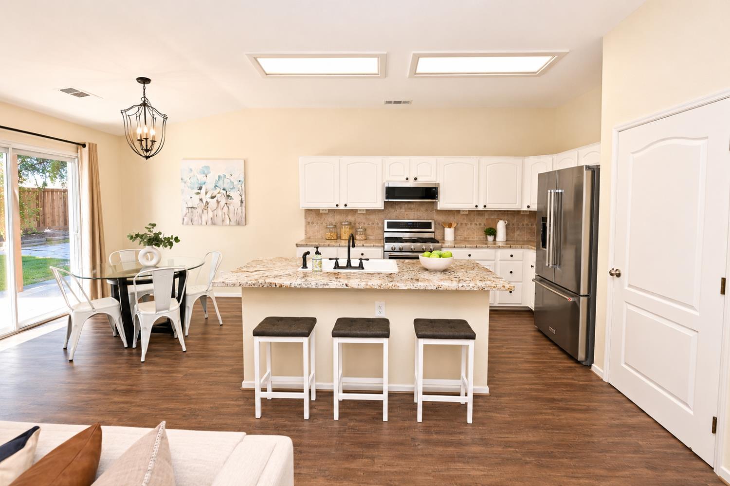 2615 E Pryor, Fresno, CA 93720