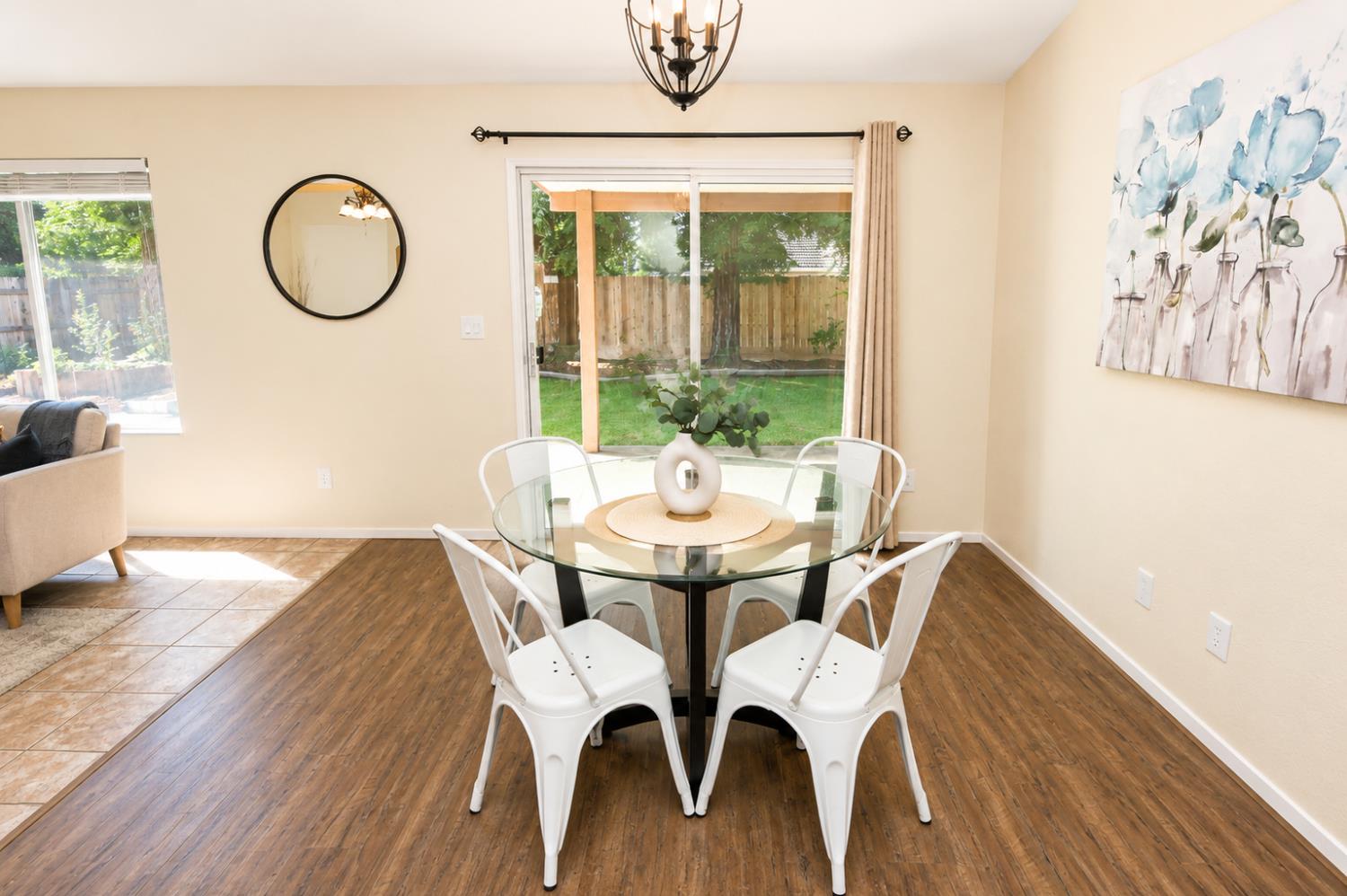 2615 E Pryor, Fresno, CA 93720