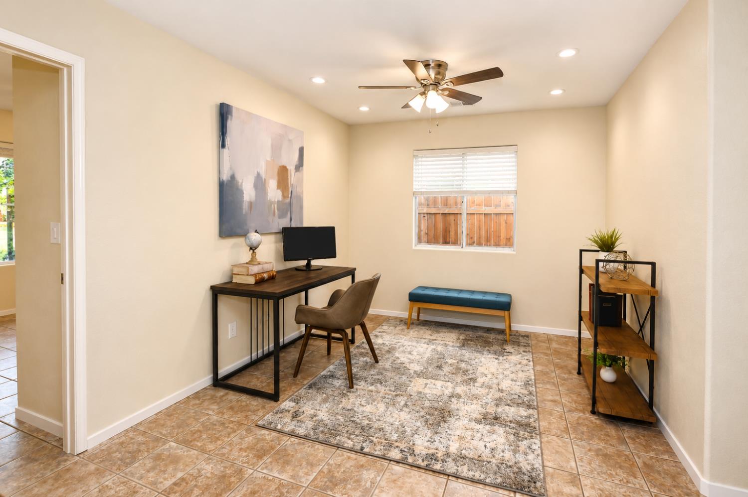 2615 E Pryor, Fresno, CA 93720