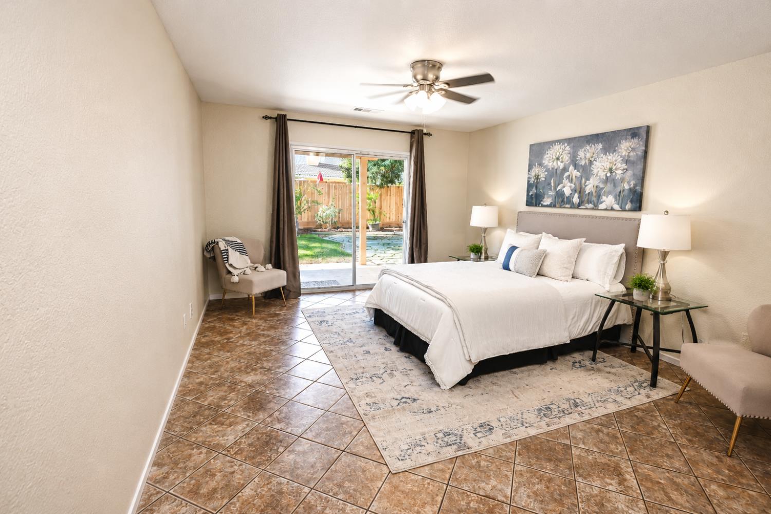2615 E Pryor, Fresno, CA 93720