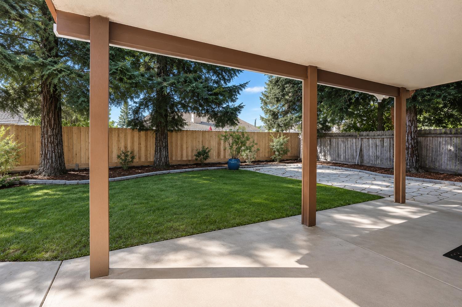 2615 E Pryor, Fresno, CA 93720