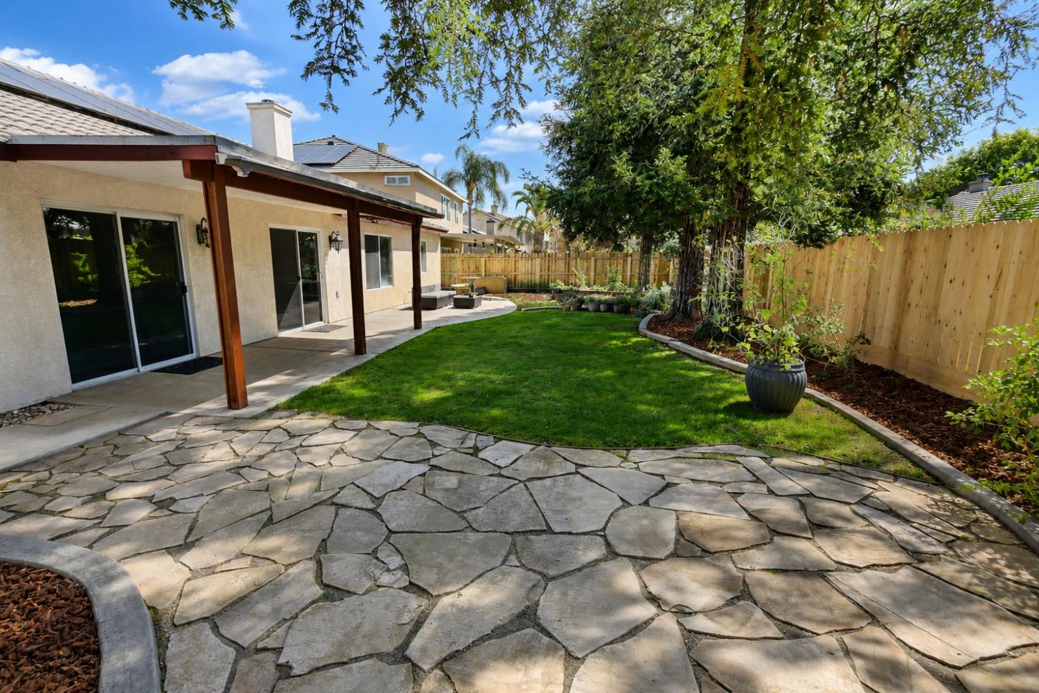 2615 E Pryor, Fresno, CA 93720