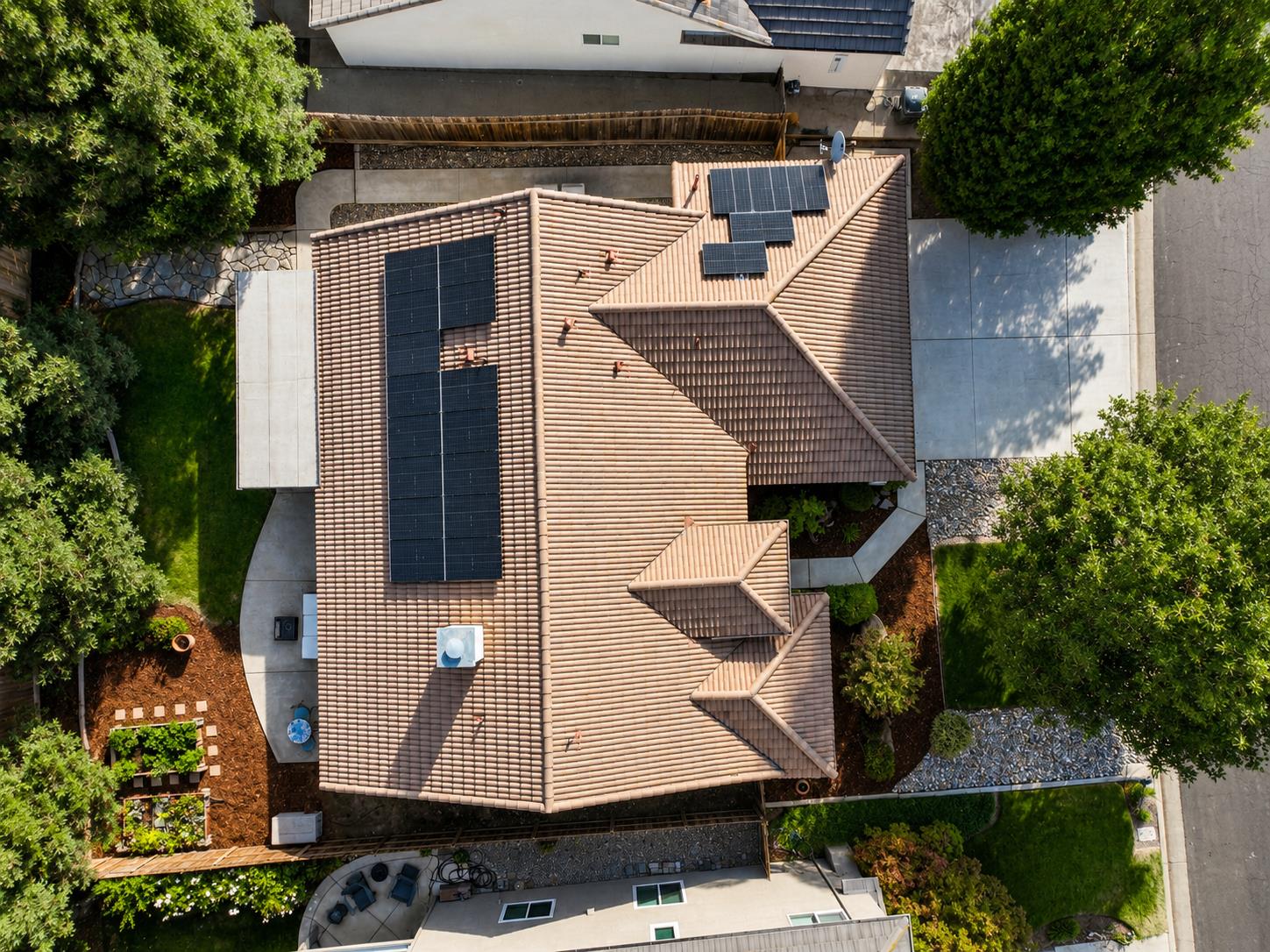 2615 E Pryor, Fresno, CA 93720