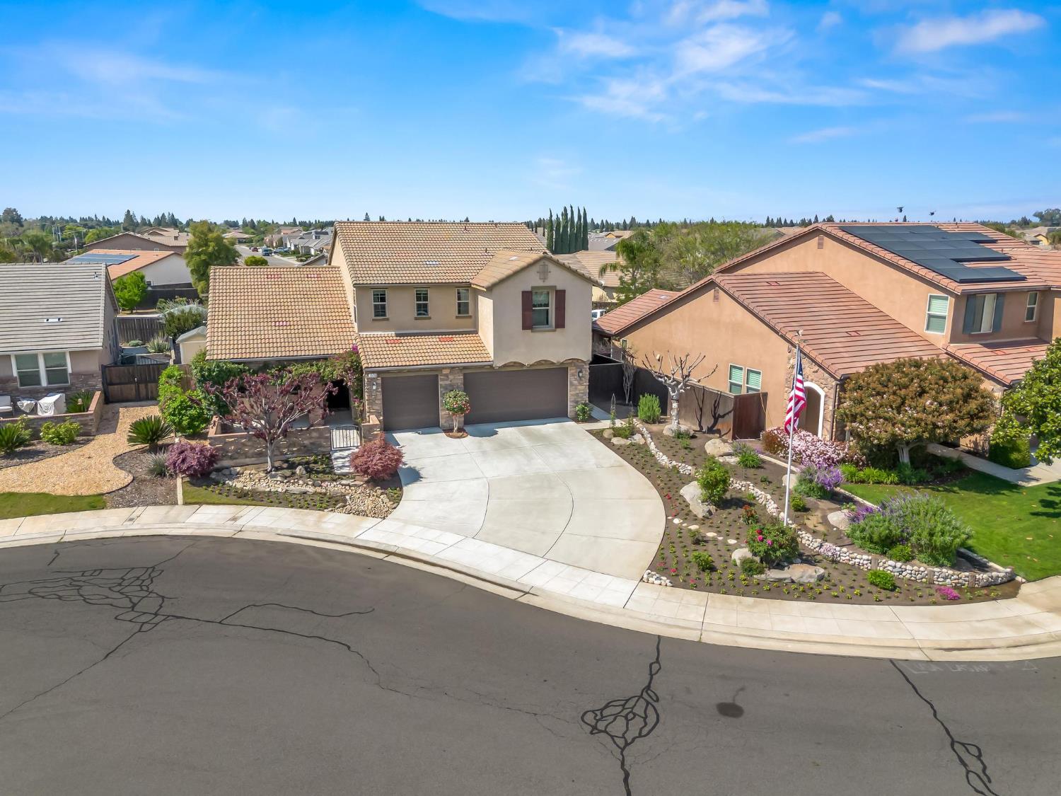 1178 Blackwood Ave, Clovis, CA 93619