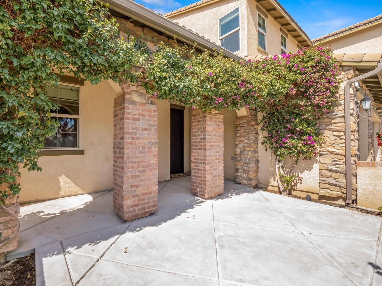 1178 Blackwood Ave, Clovis, CA 93619