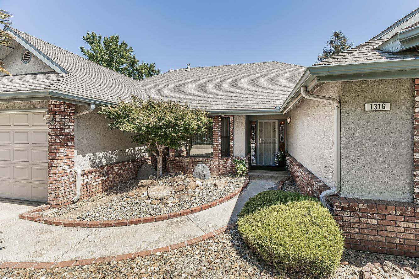 1316 W Palo Alto, Fresno, CA 93711
