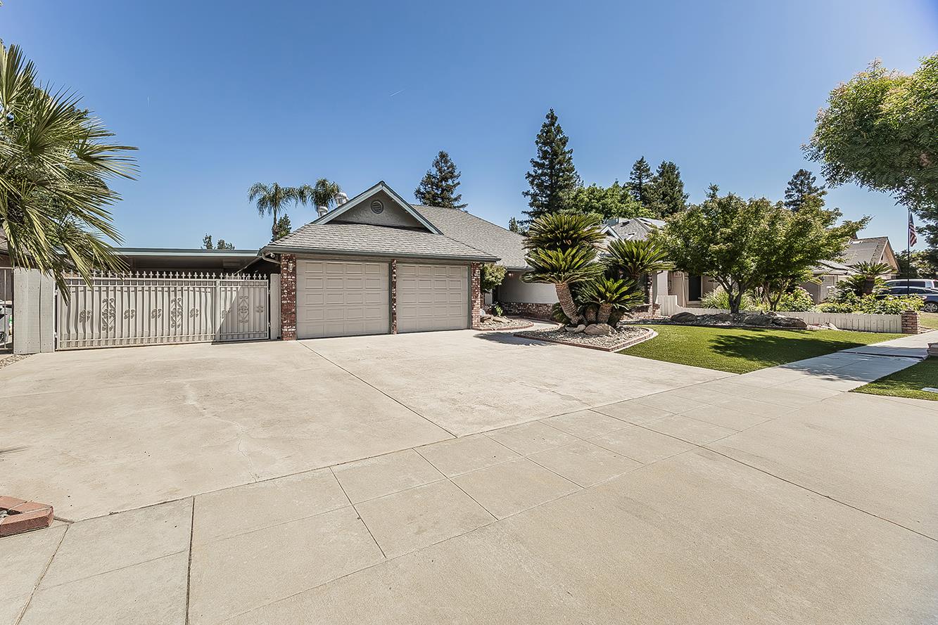 1316 W Palo Alto, Fresno, CA 93711