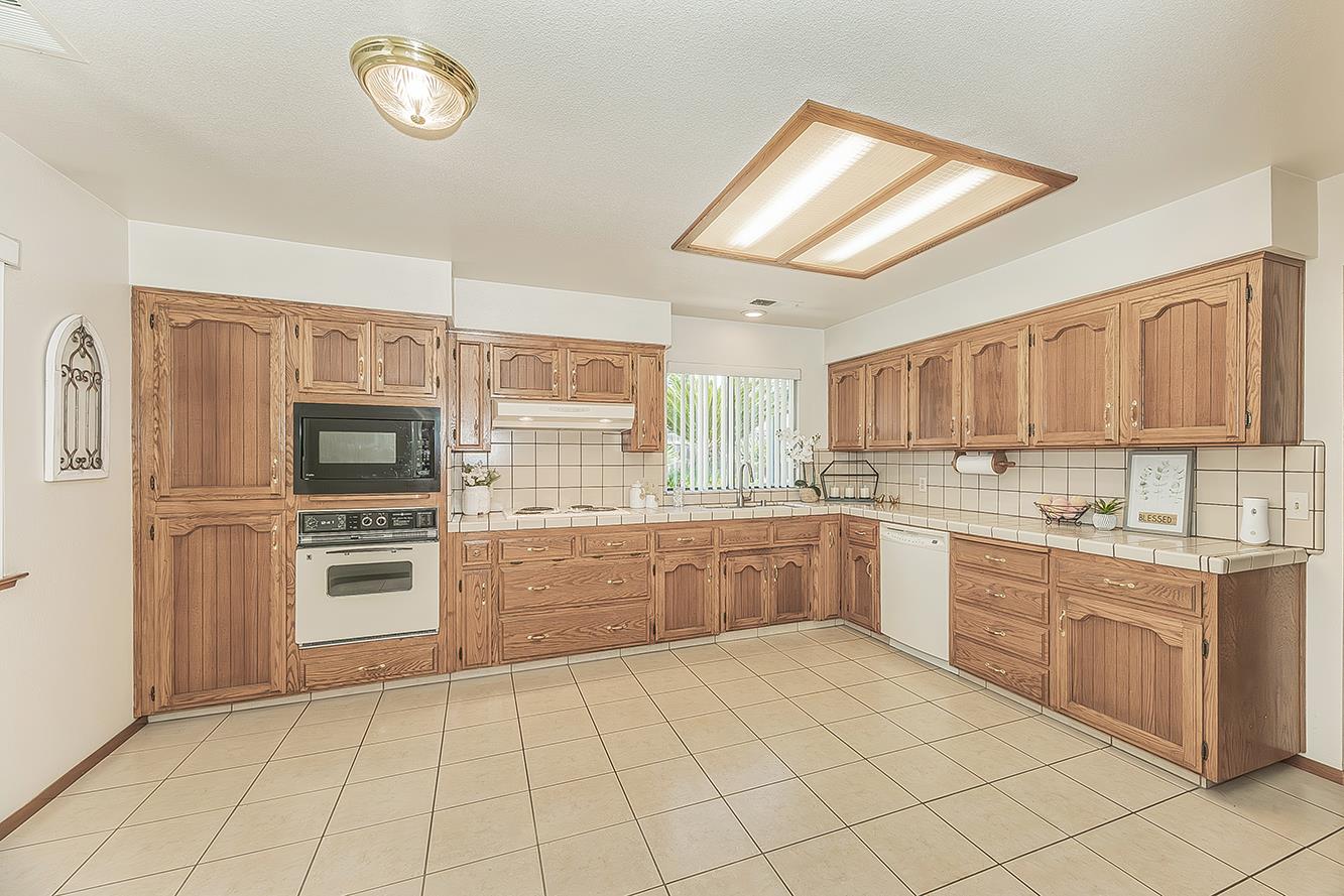1316 W Palo Alto, Fresno, CA 93711