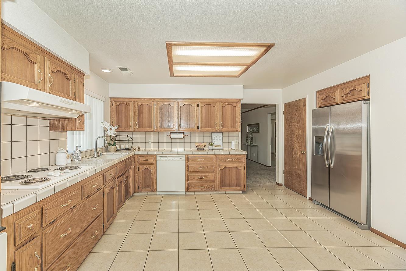 1316 W Palo Alto, Fresno, CA 93711