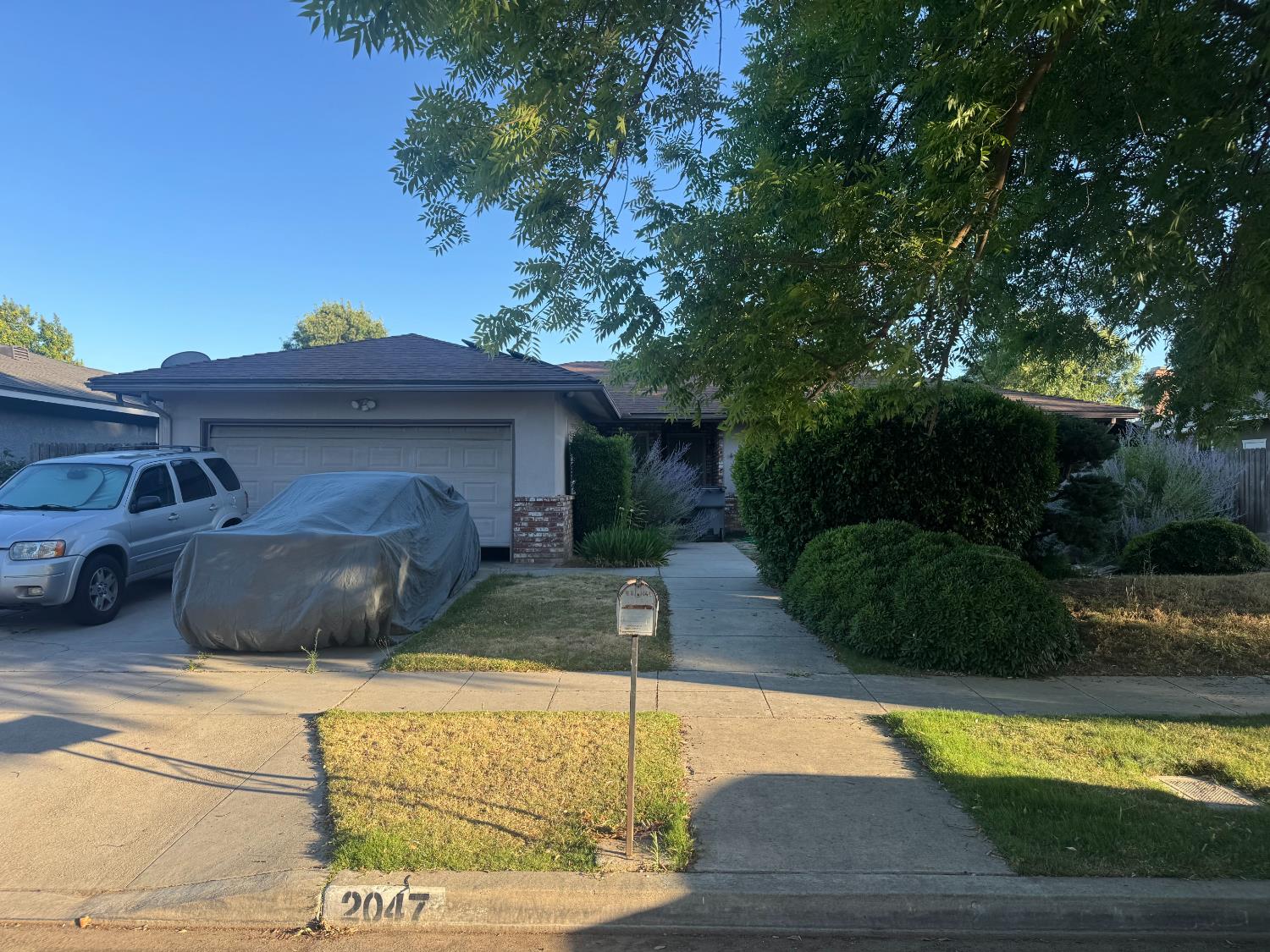 2047 E Palo Alto Ave, Fresno, CA 93710