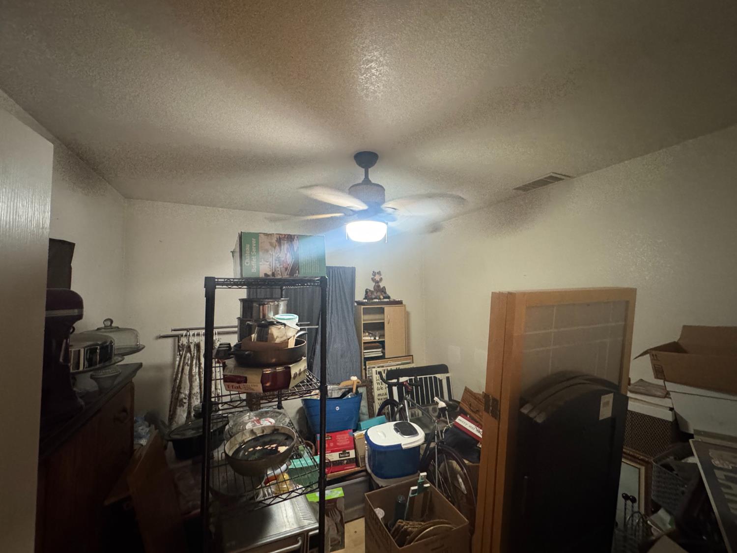 2047 E Palo Alto Ave, Fresno, CA 93710