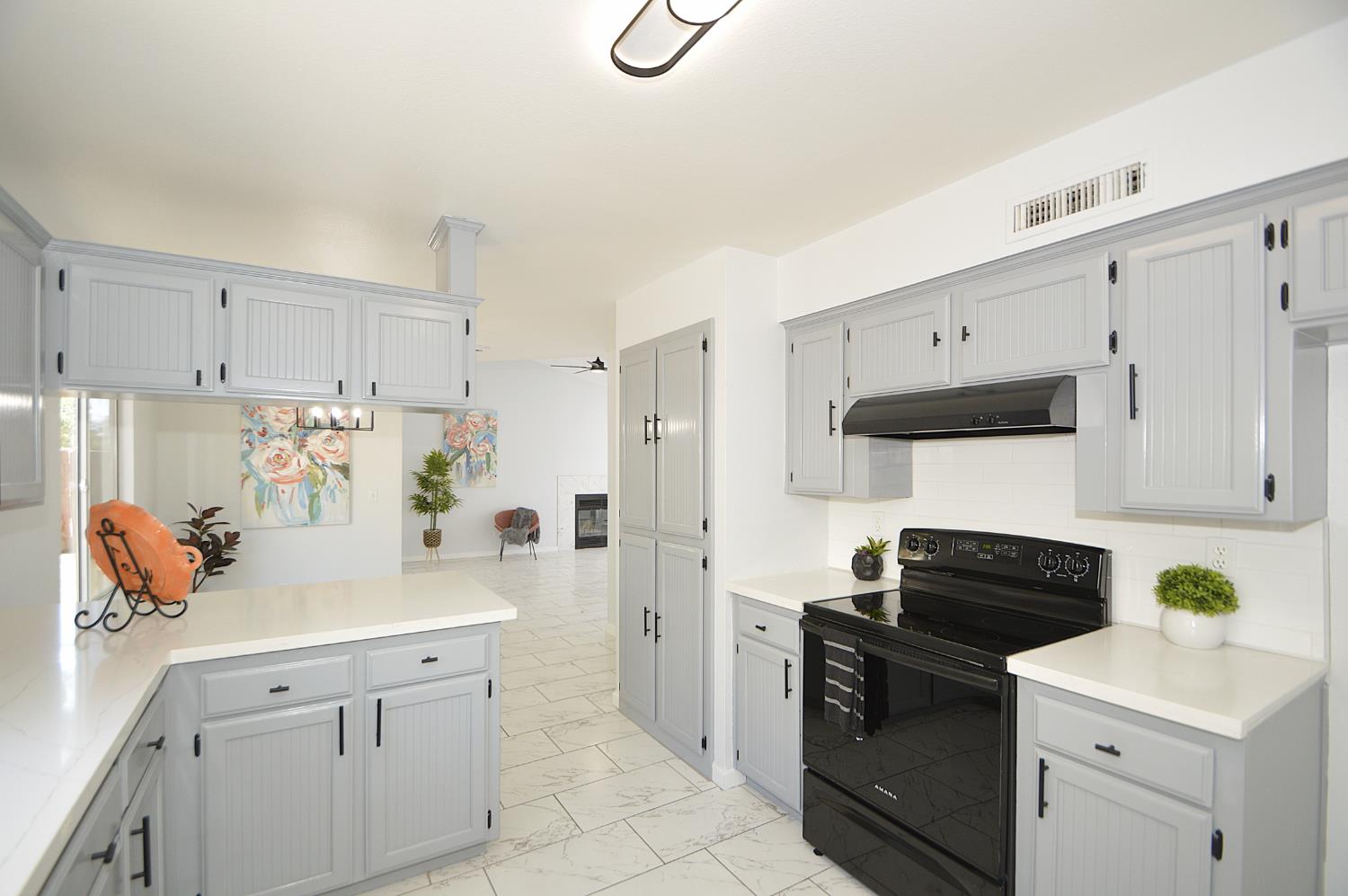 3290 N Rafael, Fresno, CA 93722