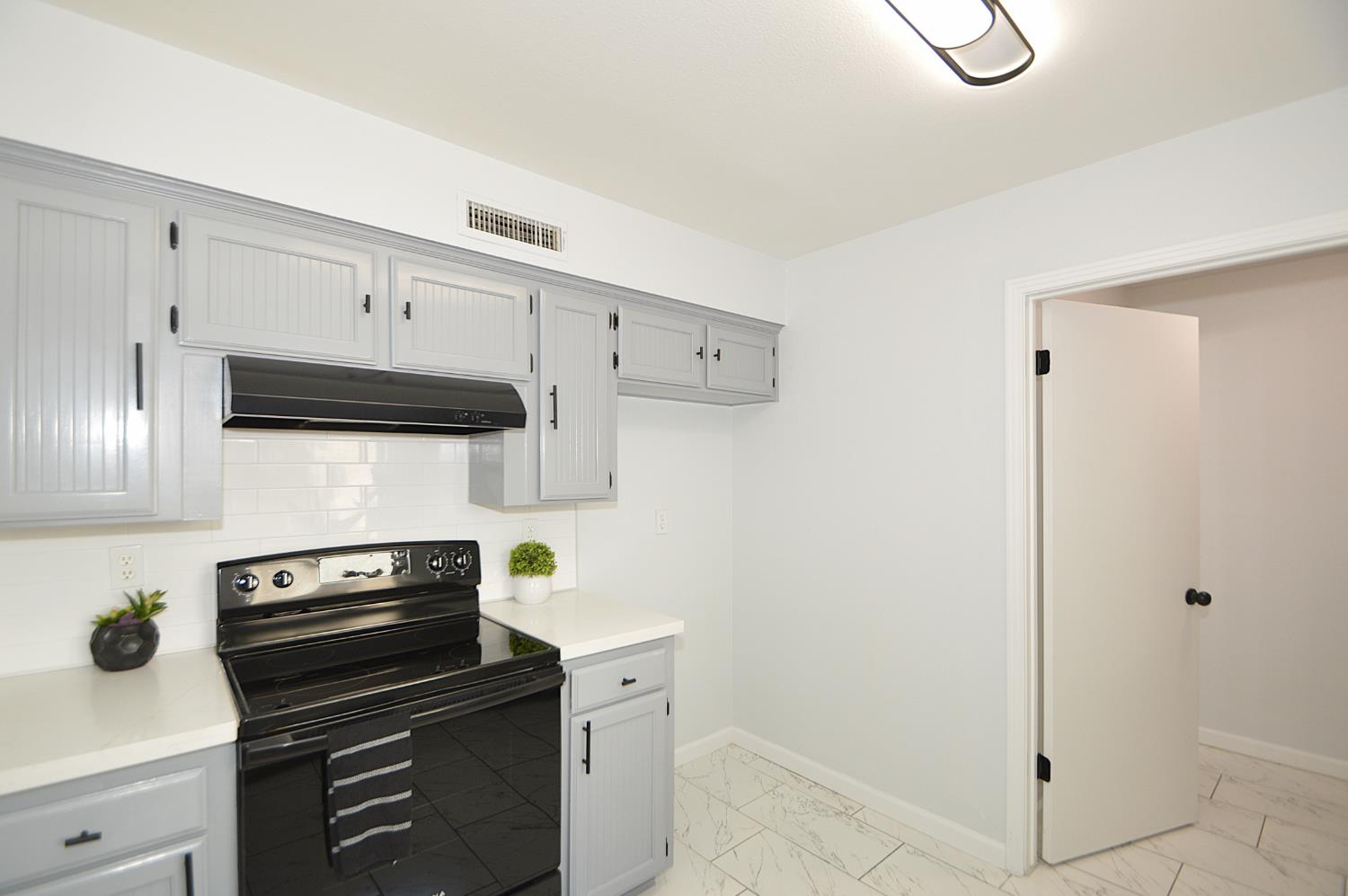 3290 N Rafael, Fresno, CA 93722