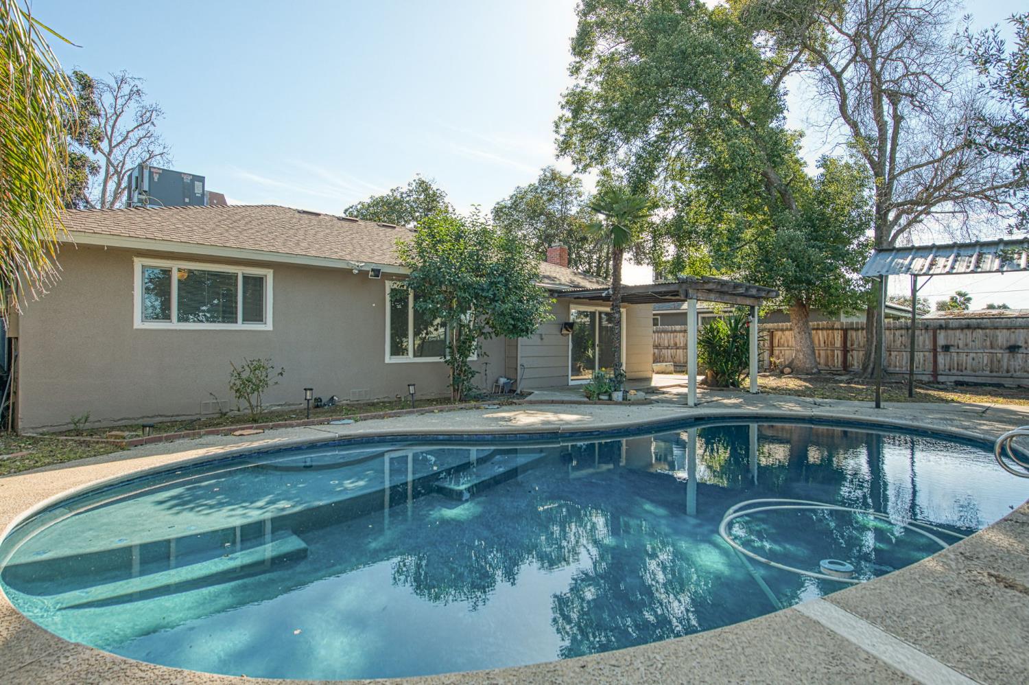 5435 N Bond St, Fresno, CA 93710