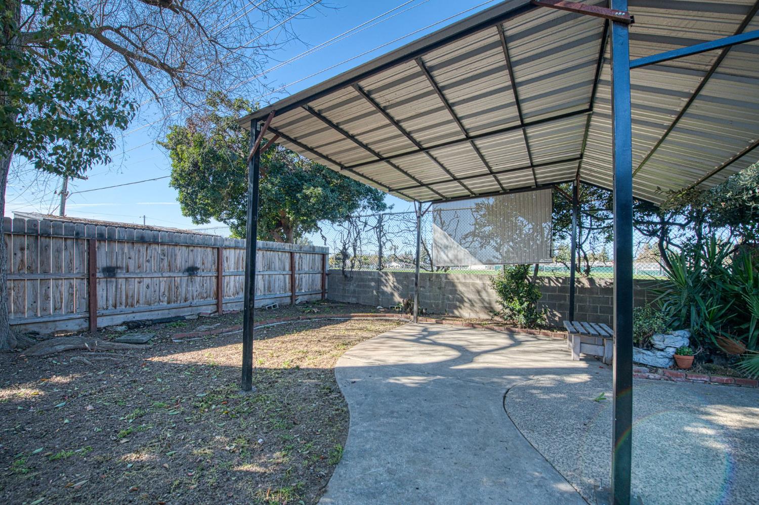 5435 N Bond St, Fresno, CA 93710