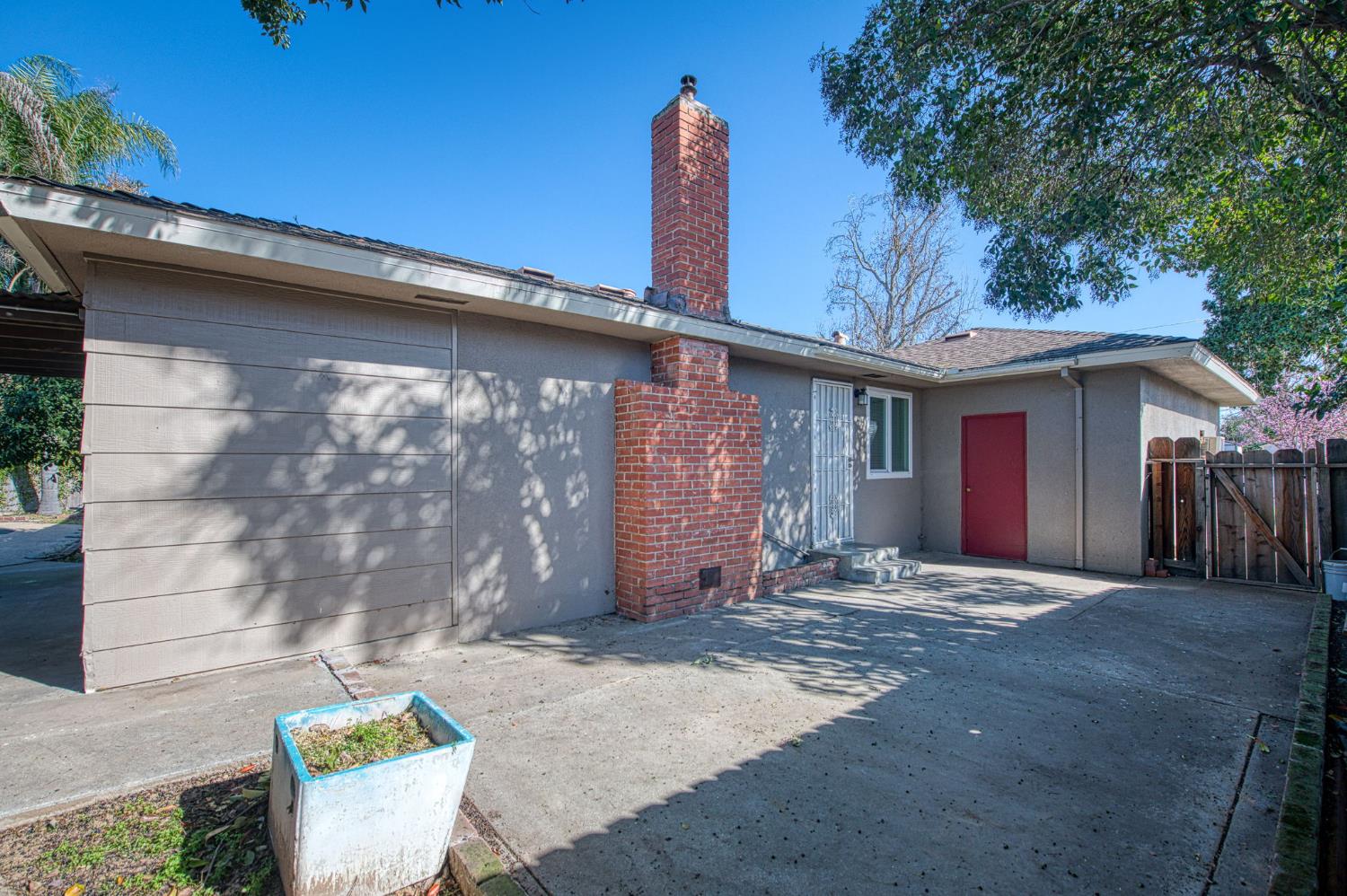 5435 N Bond St, Fresno, CA 93710
