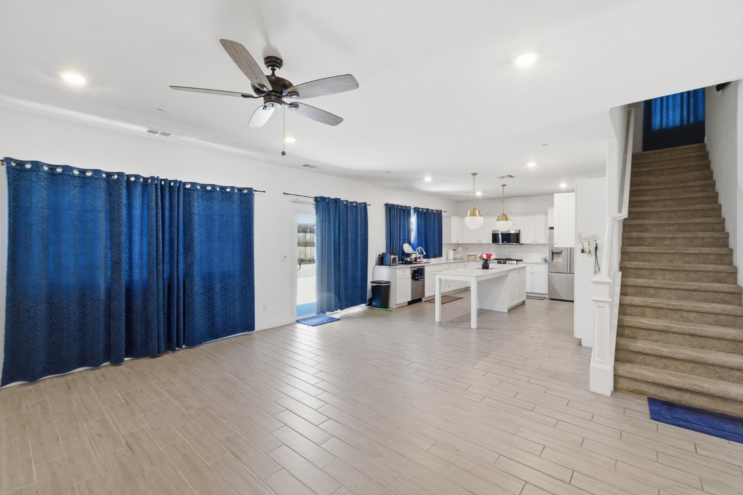7052 W Poe Ave, Fresno, CA 93723