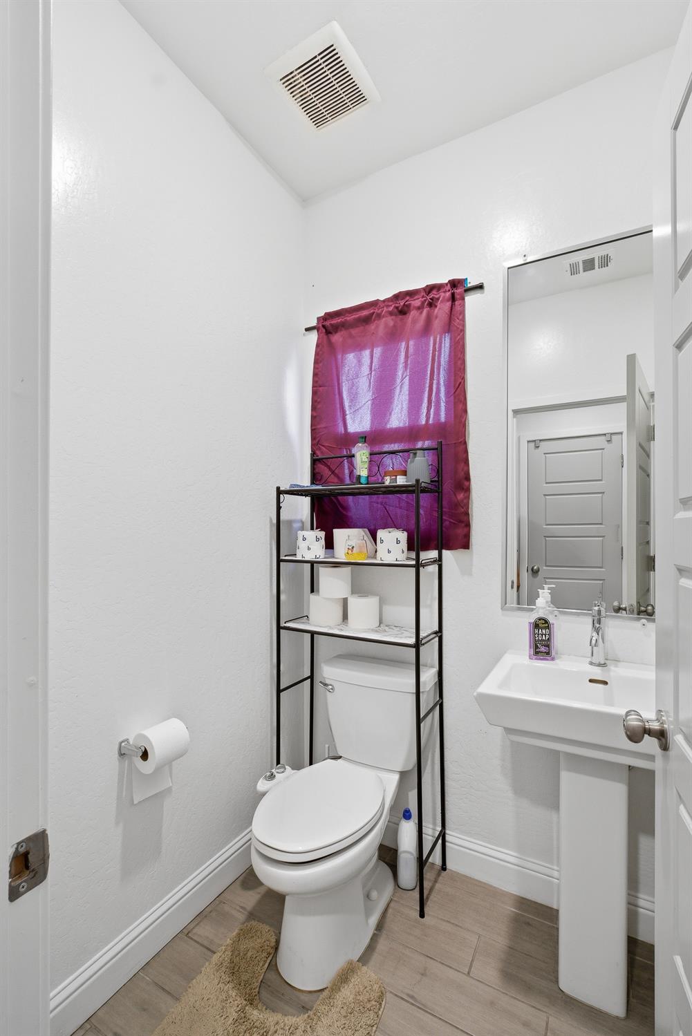 7052 W Poe Ave, Fresno, CA 93723