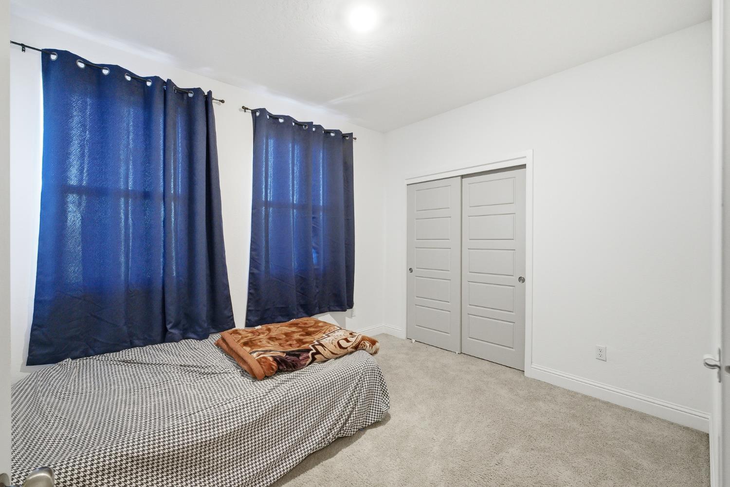 7052 W Poe Ave, Fresno, CA 93723