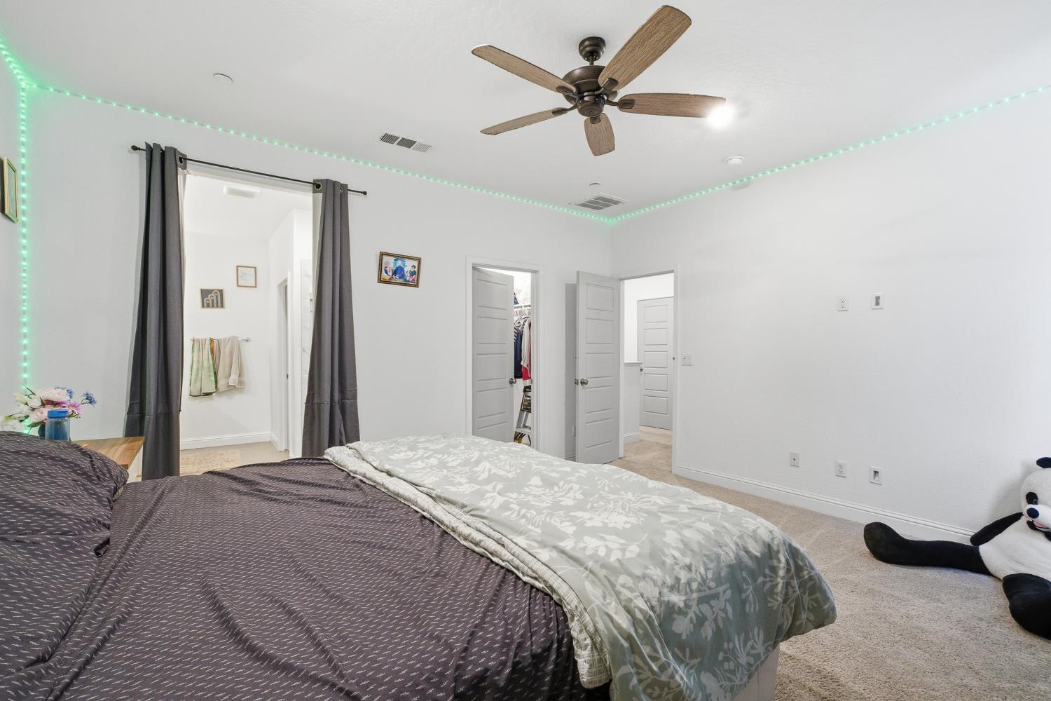 7052 W Poe Ave, Fresno, CA 93723