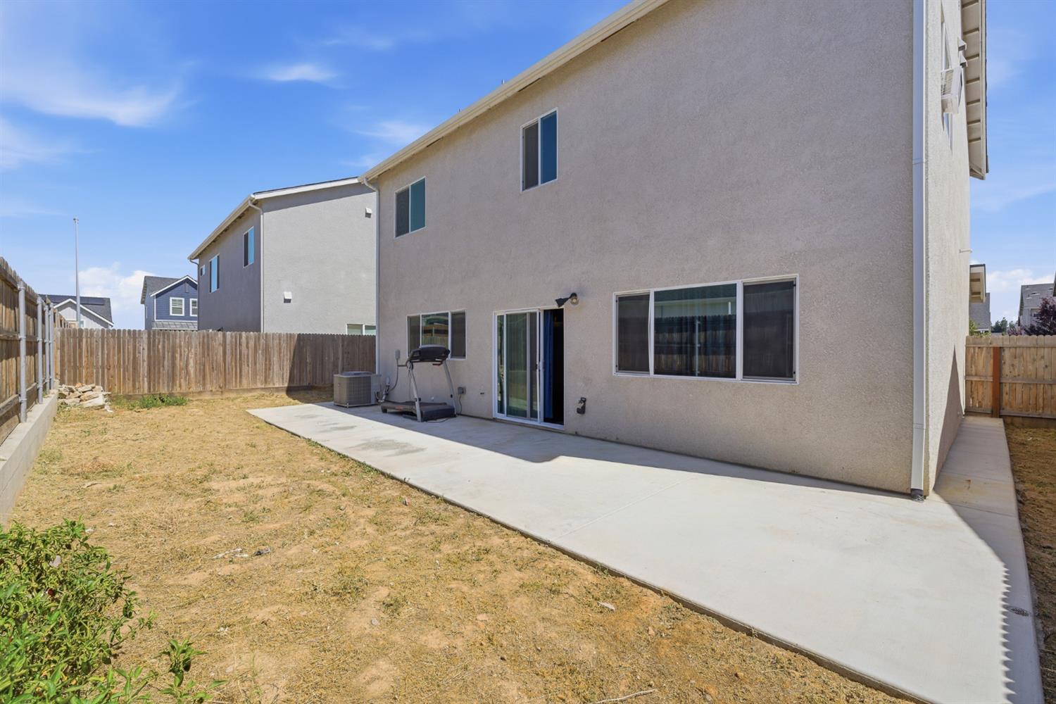 7052 W Poe Ave, Fresno, CA 93723
