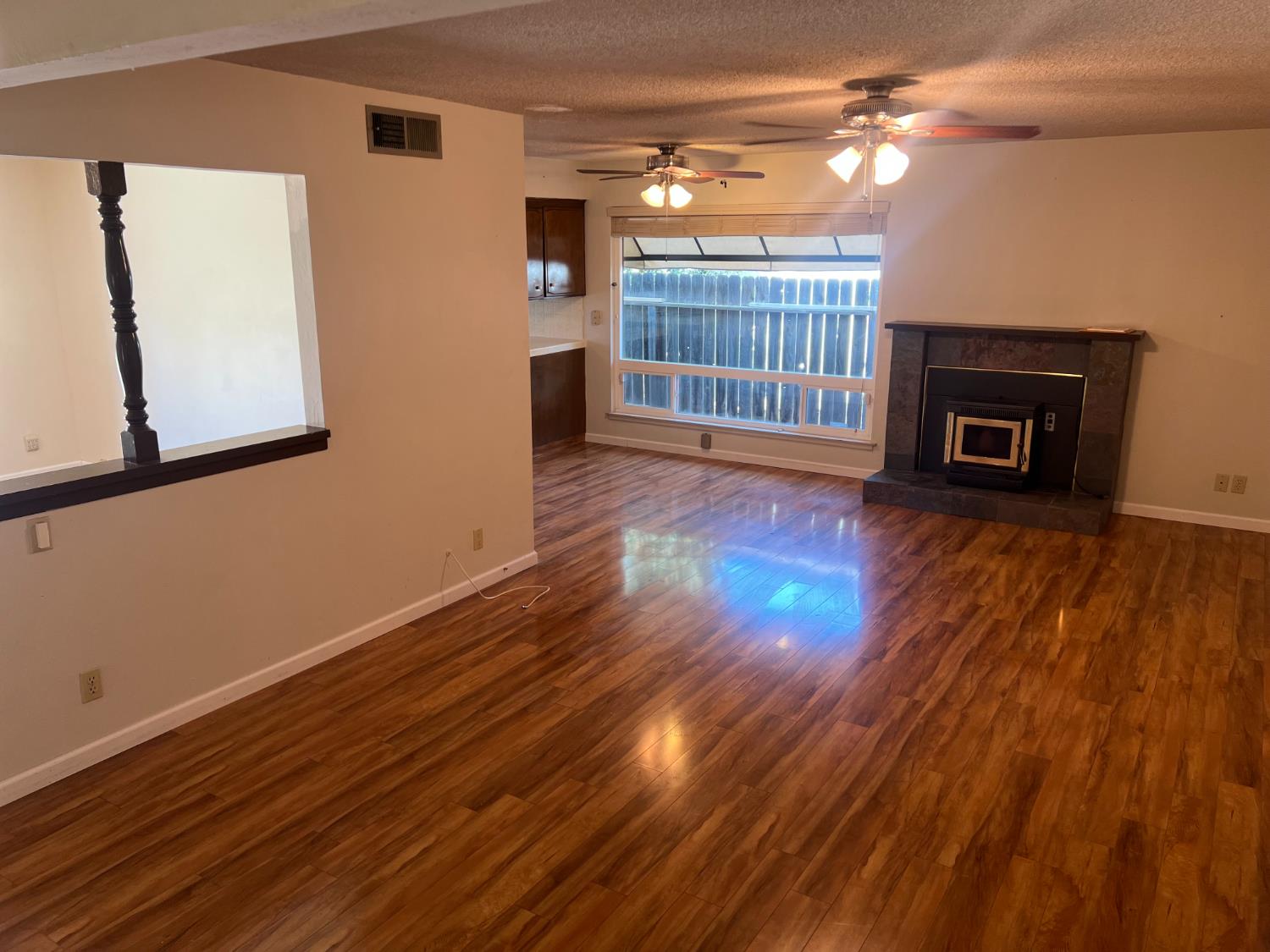 1572 E Sierra Ave, Fresno, CA 93710