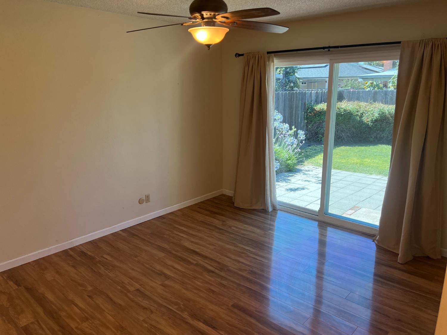 1572 E Sierra Ave, Fresno, CA 93710