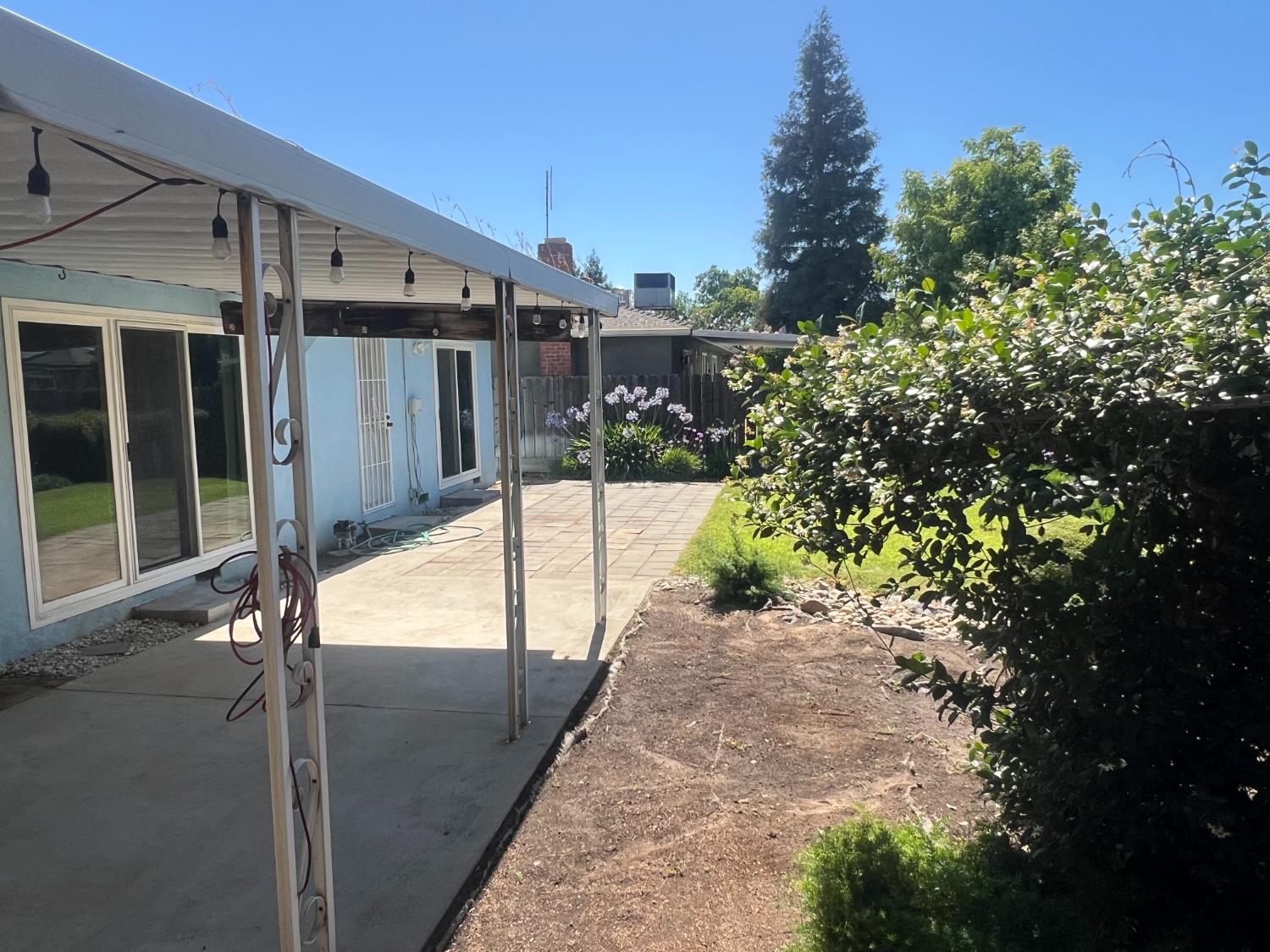 1572 E Sierra Ave, Fresno, CA 93710