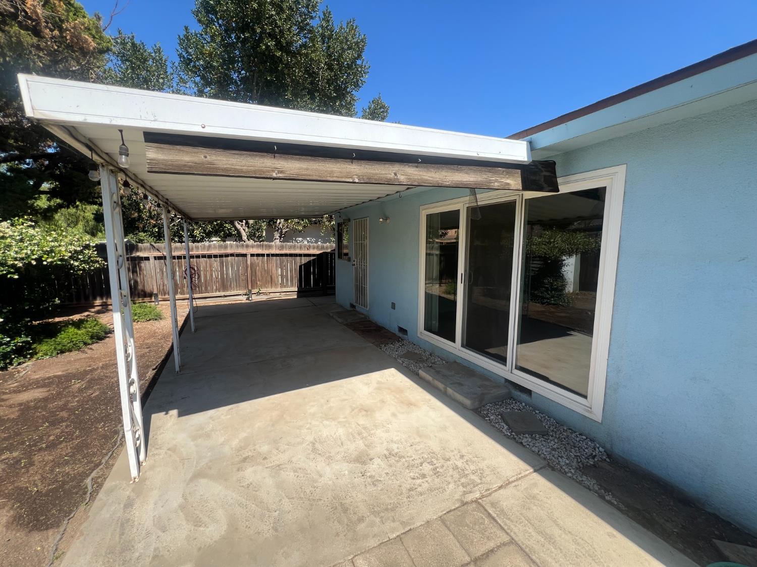 1572 E Sierra Ave, Fresno, CA 93710