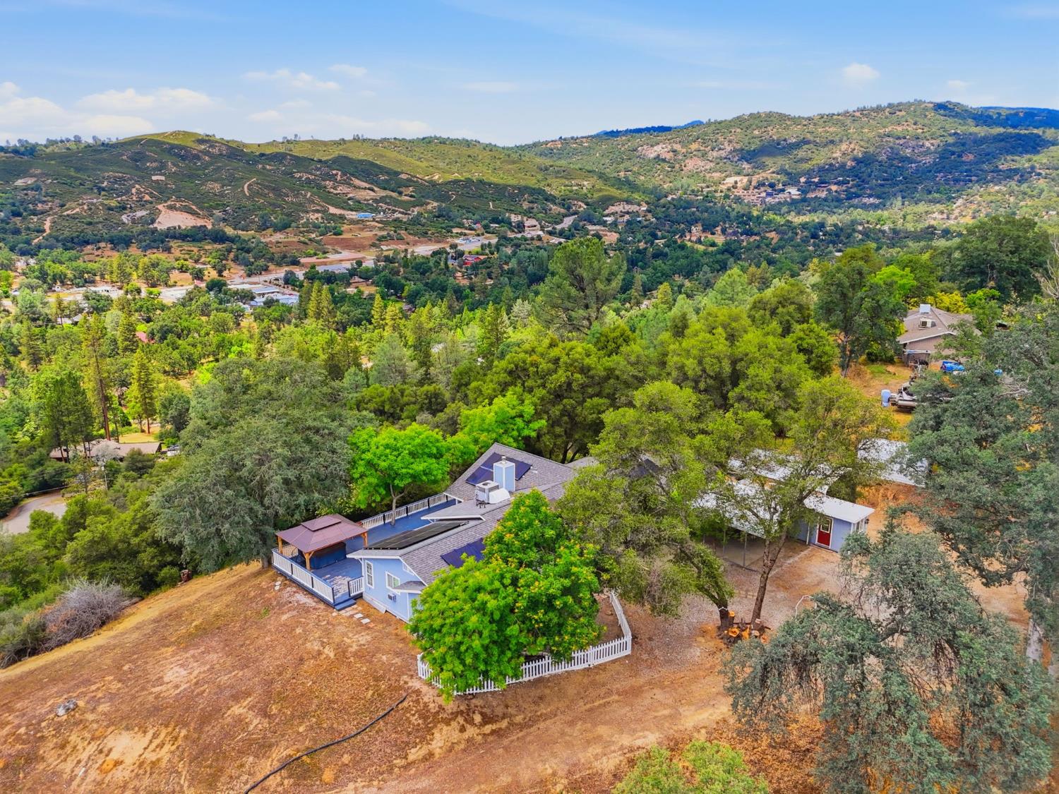 40872 Big Oak Flat Rd N, Oakhurst, CA 93644
