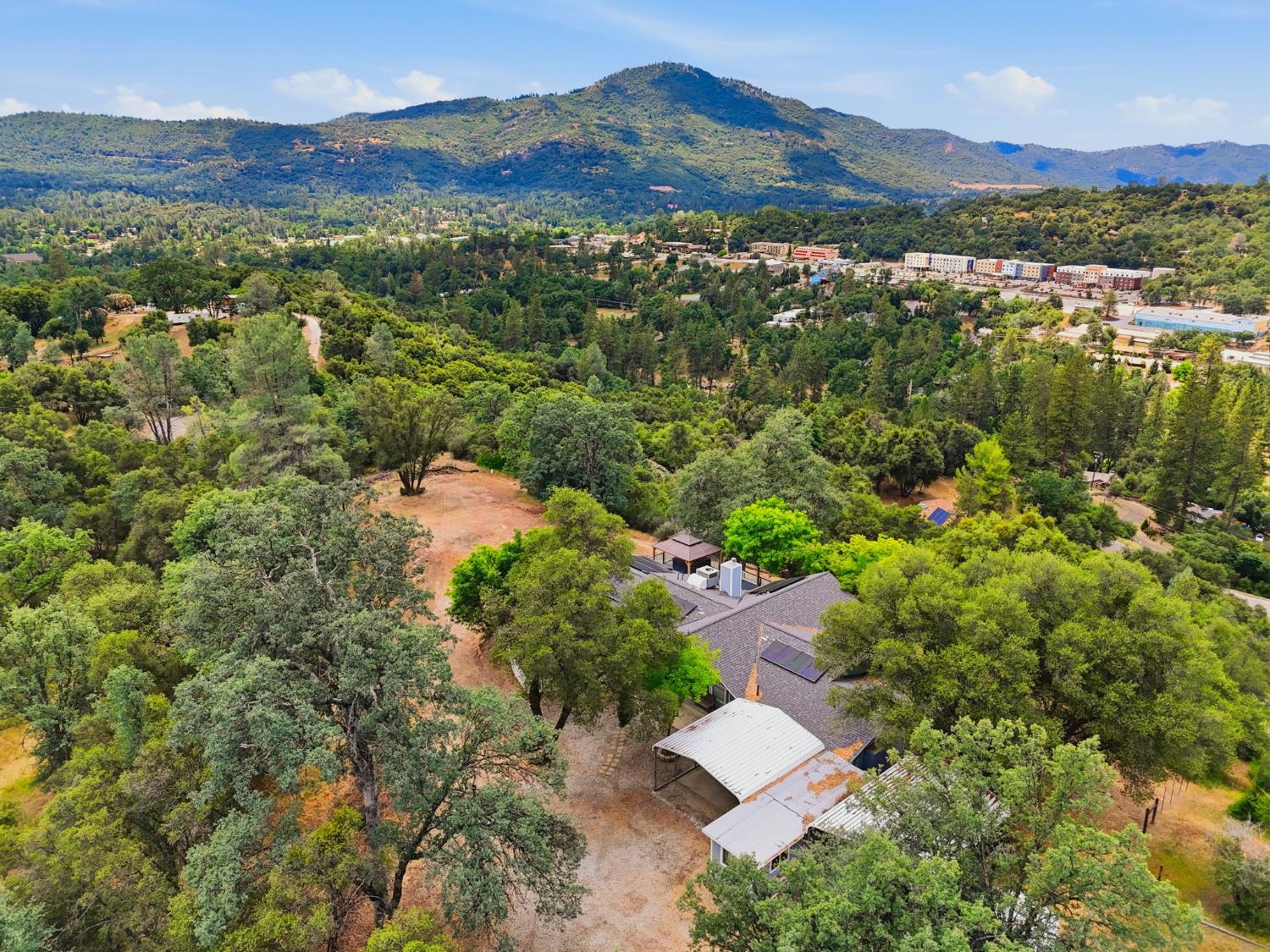 40872 Big Oak Flat Rd N, Oakhurst, CA 93644
