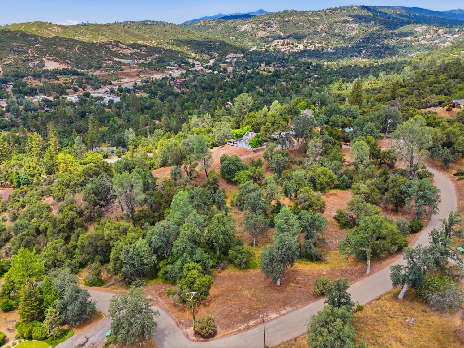 40872 Big Oak Flat Rd N, Oakhurst, CA 93644